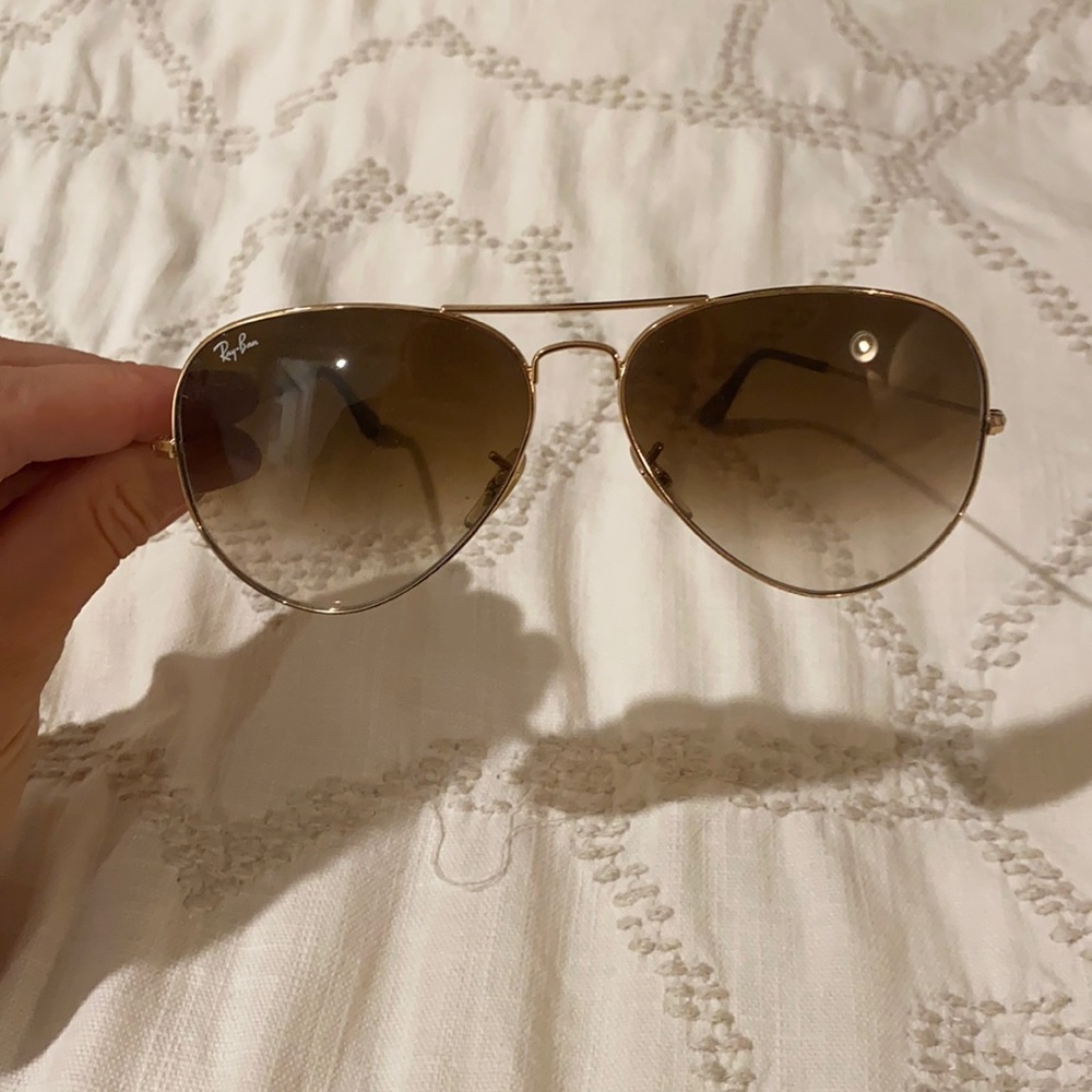 Rayban Aviators! Gold frame gradient brown lens.